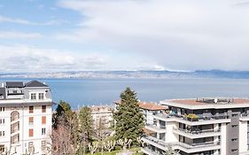 Entre Lac Et Montagne